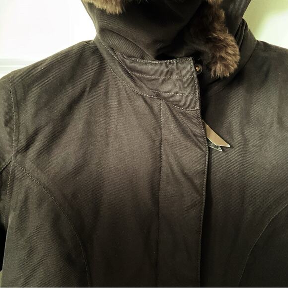 Women's Nobis Lady Taylor Navy/Brown Fur-Collar Coat - Picture 10 of 16